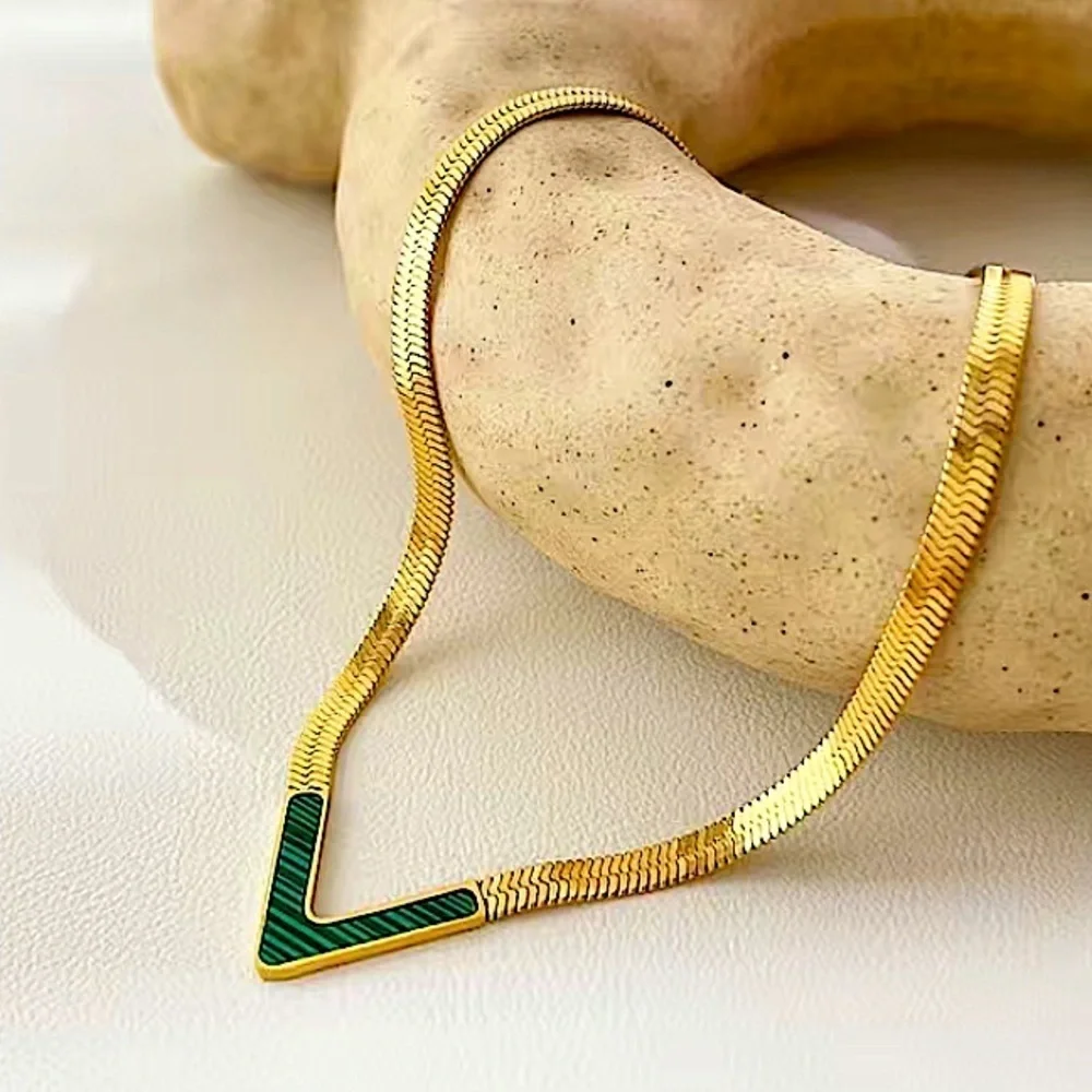 Gold 18K V Shaped Emerald Collarbone Flat Clavicle Herringbone Necklace
